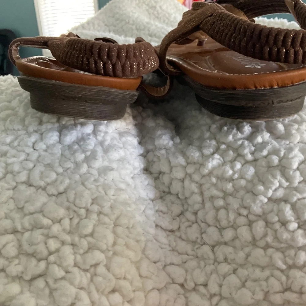 Patrizia Spring Step sandals.Size 71/2.Tan - Picture 6 of 14